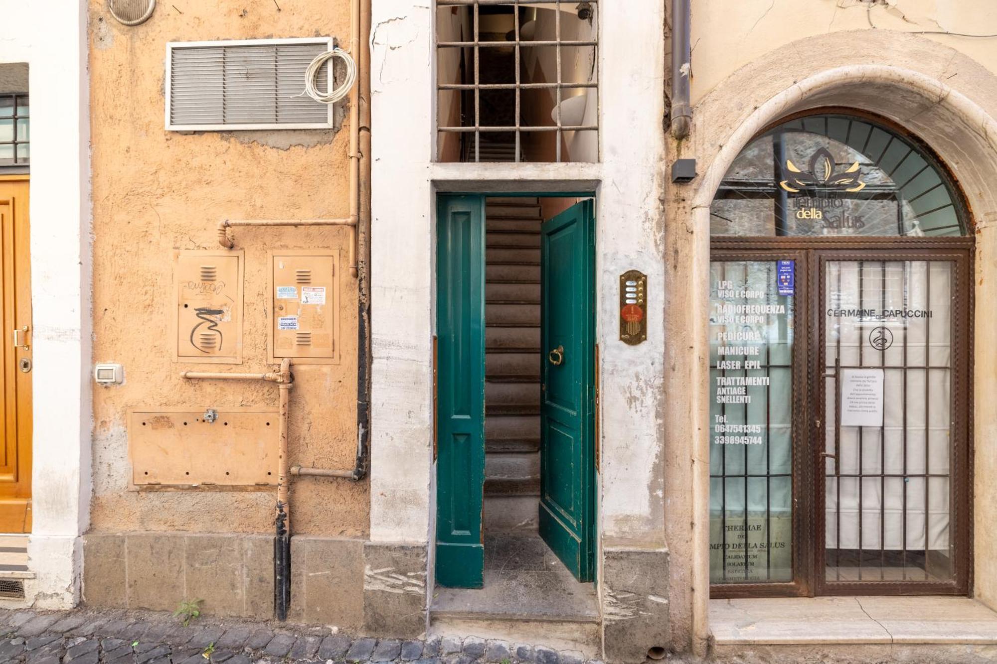 רומא Suite Trevi - Charming Loft Near Trevi Fountain מראה חיצוני תמונה